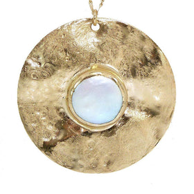 Gold Pearl Necklace.